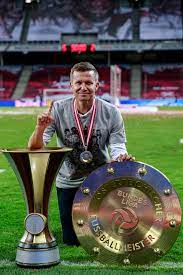 Austrian bundesliga outright winner betting is by far the most popular bundesliga futures betting market. Usmnt News Marsch Wins Bundesliga Manager Of The Year Award