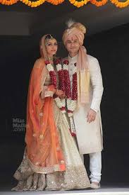The 25 Coolest Photos From The Soha Ali Khan Kunal Kemmu Wedding You Just Can T Miss Indian Bridal Fashion Sabyasachi Bride Bollywood Wedding