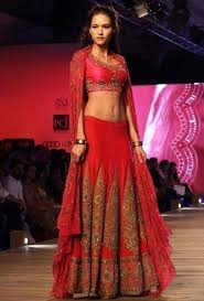 How To Ace A Designer Bridal Lehenga Look In An Inexpensive Way Bridal Wear Wedding Blog Anamika khanna designed all the lehengas for the bollywood movie 'prem ratan dhan payo' in which she looked gorgeous and simi garewal gifted international celebrity lady gaga a 10 kg lehenga designed by anamika khanna which took her by storm internationally. how to ace a designer bridal lehenga