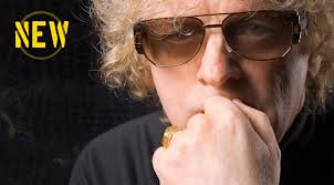 IAN HUNTER