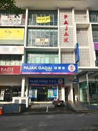 Pengeluaran, penyulingan, penyimpanan, pembekalan serta pengagihan bahan api dan pelincir; Facebook