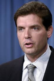 The Special Assistance to the Secretary of Defense Lawrence Di Rita briefs  reporters at the Pentagon,