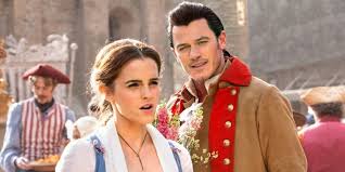 Jean cocteau and rené clément prepare a scene in la belle et la bête , 1946. Une Serie La Belle Et La Bete Bientot Sur Disney Cosmopolitan Fr