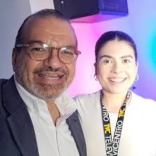 Ayer me invitaron a una colab para el amplio público de @tunota_com !! No  te pierdas mis consejos. Prepárate para mejorar la forma en que estás  buscando empleo! La pasé genial con