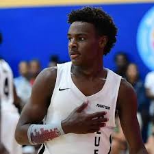 When using 对 (duì) as a preposition, it means to or towards an object or target. è©¹å§†æ–¯çš„å…'å­ä½ˆæœ—å°¼ åœ¨å…¨ç¾ŽæŽ'ç¬¬äºŒ é‚£éº¼æŽ'åç¬¬ä¸€çš„æ˜¯èª° News