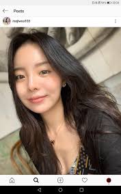 Which of two KPOP groups, BTS male group or TWICE female group, is better  recognized internationally?