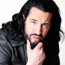 Rocco Stowe (@roccocomedy)