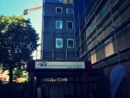 Petrus in der bonner innenstadt. Katja Dorner On Twitter Heute War Ich Im Gemeinschaftskrankenhaus Bonn Und Habe Mich Uber Die Situation Der Pflege Informiert Es Ging Um Bezahlung Und Arbeitszeitmodelle Ausbildung Und Vor Allem Um Anerkennung Einer