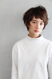 ショート オン眉 ショートのヘアスタイル オン眉 ショートヘア