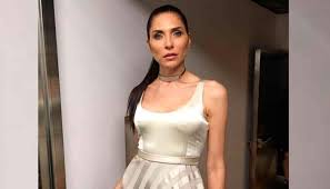 La actriz de origen argentino ha tenido el valor de compartir desgarradoras instantáneas en las que ha mostrado los estragos que. Lorena Meritano Celebra Que Vencio Al Cancer Con Tatuaje En Los Senos Fotos Celebridades Foto 1 De 4 Celebrities Entretenimiento Peru Com