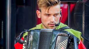 Explore tweets about #harmonika on twitter. Brutalis Kihivast Teljesitett Szabo Adam Borsonline
