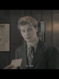 Fred Hechinger as Seth Warshavsky in Pam & Tommy