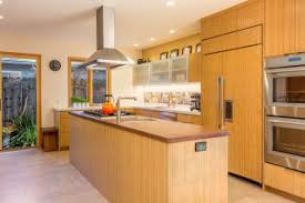 Kuch is a term used to describe an uncordinated, goofy, dumb kid. 75 Orange Kuchen Mit Arbeitsplatte Aus Fliesen Ideen Bilder Juni 2021 Houzz De