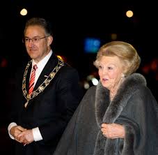 Vandaag is ahmed aboutaleb op de dag af tien jaar burgemeester van rotterdam. Prinses Beatrix Met Ahmed Aboutaleb Tijdens Het Bedankfeest In Ahoy Rotterdam 1 Februari 2014 Prinses Koninklijk Oranje