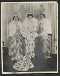 Princess Fawzia Queen Farida And Princess Faiza In The Royal Opera House In 1939 African Royalty Old Egypt Egypt History