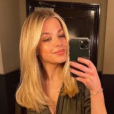 Mollie Jarrett's Instagram, Twitter & Facebook