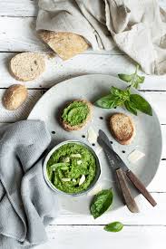 Basilikum Pesto Selber Machen Rezept Fur Nudeln Und Mehr Rezept Basilikum Pesto Selber Machen Pesto Selber Machen Basilikum Pesto