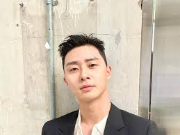 Итхэвонский класс / itaewon class (2020) park sae ro yi. Park Seo Joon Changes Itaewon Class Chestnut Hairstyle Reveals New Look