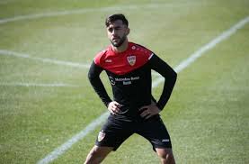 Nico gonzález arrived at fc barcelona at the age of 11 from montañeros, after barça scouts had gonzález made his debut for barça b at just 17 years old, in the last game of the 2018/19 season, in. Sorgen Beim Vfb Stuttgart Nicolas Gonzalez Hat Sich Erneut Verletzt Und Fallt Aus Vfb Stuttgart Stuttgarter Nachrichten