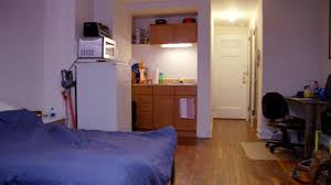 Bedroom on a budget design ideas are easy to find online. Nyc Apartment Small Space Decorating Ideas On A Budget Rachael Ray Show