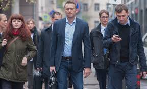 — «дело ив роше» даже с точки зрения вашего черного властелина не нужно, — говорит навальный и напоминает, что оно не мешает ему участвовать в выборах. Delo Iv Roshe Sud Prodolzhaet Doprosy