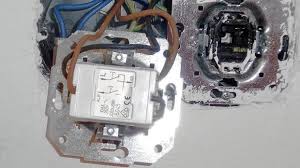Jalousieschalter Anschliessen Anschluss Eines Elektrischen Rollladens Anleitung Diybook De