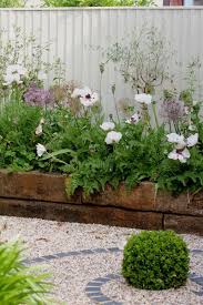 Garden By Hendy Curzon Gardens Wall In Farrow Ball Bone Small Cottage Garden Ideas Courtyard Gardens Design Garden Wall Designs
