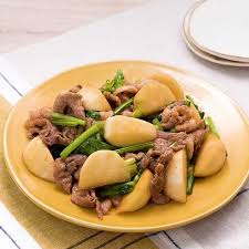ごはんにぴったり 豚こま肉とかぶのオイスター炒めのレシピ動画 作り方 Delish Kitchen
