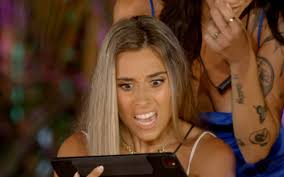 Las chicas de 'La isla de las tentaciones 6', indignadas con la primera  noche de sus novios con las solteras