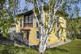 Tiene capacidad para acoger hasta a 28 personas. Casa Rural En Llanes Asturias La Boleta Tlf 620 72 42 79