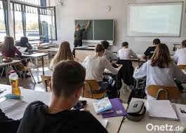 In schulen mit sonderpädagogischem förderbedarf sind aufgrund der unterschiedlichen ausrichtungen und des zum teil damit verbundenen pflegebedarfs besondere maßnahmen abzuleiten. Schule In Corona Zeiten Piazolo Im Kreuzfeuer Der Kritik Onetz