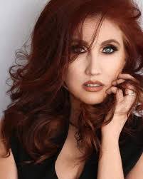 Larissa Howard's Instagram, Twitter & Facebook