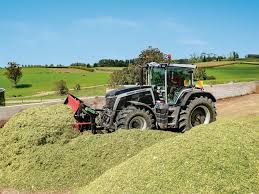 Massey Ferguson 8S.205 review