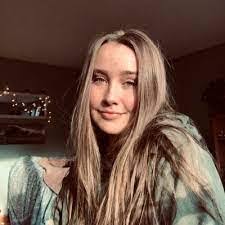 Lilly Wolff's Instagram, Twitter & Facebook