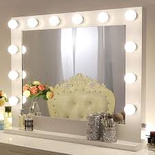 Sie können die spiegelleuchten entweder oberhalb des spiegels oder seitlich anbringen. Chende Weiss Schminkspiegel Mit Licht Fur Schminktisch Hollywood Spiegel Mit Beleuchtung Fur Wandmontage Und Tabletop Professioneller Theaterspiegel Gross Kosmetikspiegel Mit 12 Leds 80 X 65cm Amazon De Kuche Haushalt