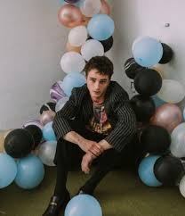 Pablo grandjean, más conocido como pol granch (4 de abril de 1998), es un cantante de ascendencia española y francesa. 8gvlayv7kpopjm