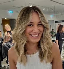 Back in the salon this Thursday! Can't wait to see you all 🫶🏻✂️