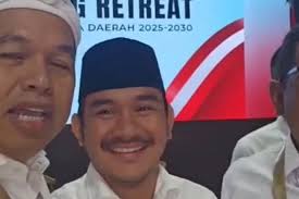 Foto : Tri Adhianto dan Ade Kunang, Dua Kepala Daerah Bekasi Kader PDI-P,  Kompak Ikut Retreat Halaman 2