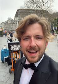 Live Performance at 3:15 PM London Time