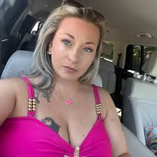 UPDATE: it's a boy dog and going tomorrow to check for a chip implant. ‼️  My daughter found a lost dog stuck in traffic near the giant