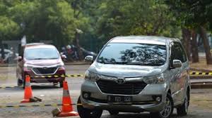5 Arti Mimpi Yang Berhubungan Dengan Mobil Tribun Bali