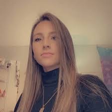 Holly Locklear's Instagram, Twitter & Facebook