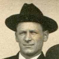 Mary Bremer's Instagram, Twitter & Facebook