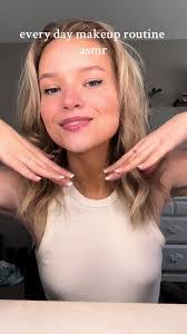 Lydia Ritchie's Instagram, Twitter & Facebook