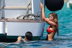 En las redes sociales, james rodríguez dejó clarito que terminó con shannon de lima. We Re One White Family Realmadridfamily James Rodriguez And His