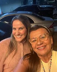 Hj e o dia do Dentista. Quero na figura da Dra Roberta Clemente, Dra  vanessa soro parabenizar a tds os profissionais da área.