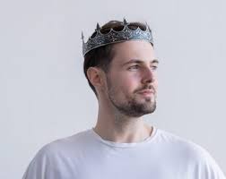 Corona gótica negra de rey: tocado medieval renacentista hecho a mano