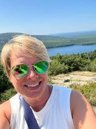 Alisha Dowell's Instagram, Twitter & Facebook