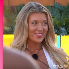 A look that speaks 1000 words 🥹 #LoveIsland #AllStars