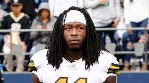 They fined alvin kamara $5,000 for wearing his christmas cleats, kamara promptly said he would add another $5,000 and give it to charity. New Orleans Saints Running Back Alvin Kamara Back In The Spotlight Sunday Night